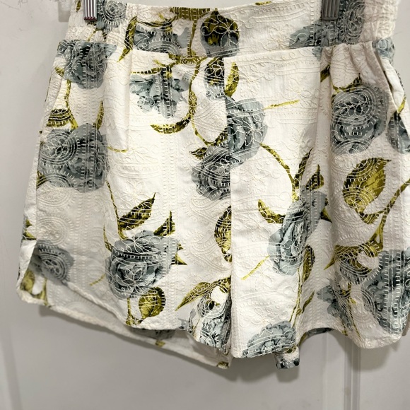 entro Pants - Entro High Waist Floral Shorts - Cream, Gray, Green